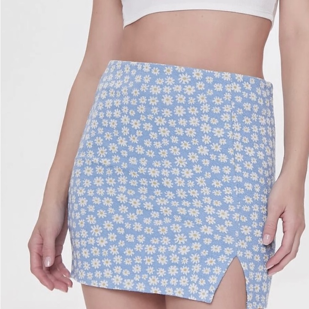 Cute spring mini skirt